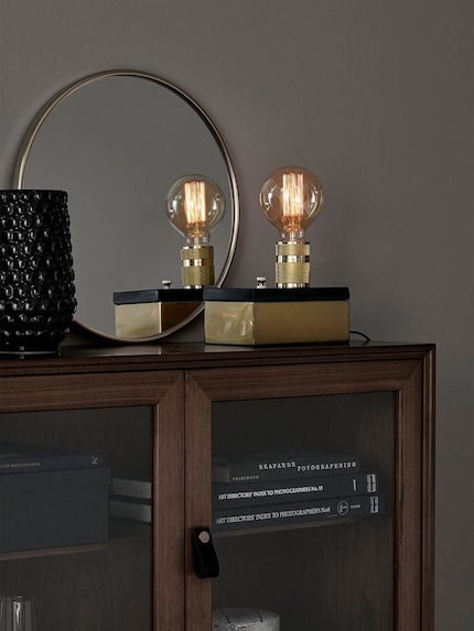 Looks simply stunning with a vintage bulb: model «Etui» from Markslöd.