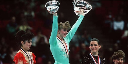 Al centro: La vera Tonya Harding. A destra: l'acerrima rivale Nancy Kerrigan.