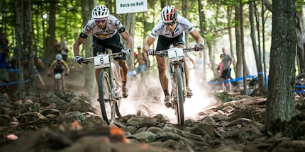 Kopf an Kopf: Schurter kämpft um jeden Zentimeter.