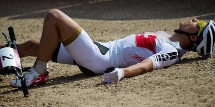 Am Boden zerstört, Traum geplatzt, weitere vier Jahre warten: Schurter bei Olympia 2012.