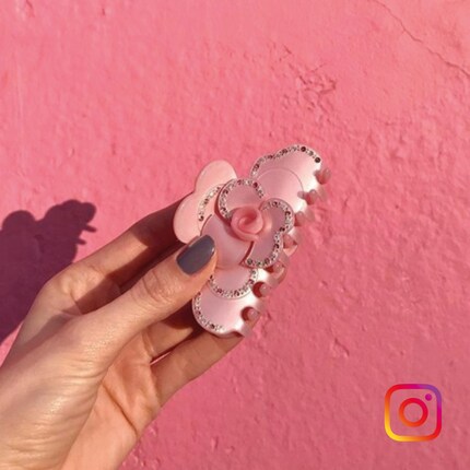 Strass und Kitsch bringen 80er Vibes. Bild: @hannastefansson