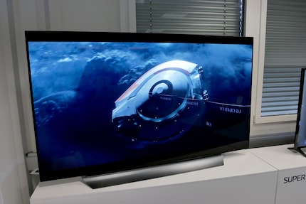 While I was at the branch, they let me feast my eyes on the 77-inch screen C8V
