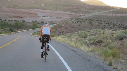 The endless tarmac does not deter her: Nicole Reist is fully focussed on the moment.