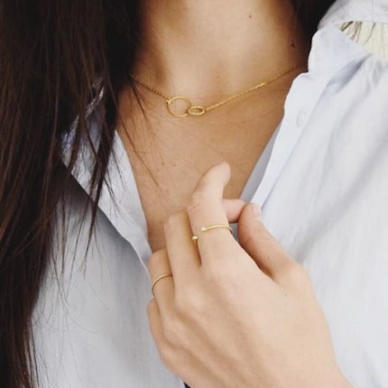 «Dezenter «Double Zircone Love Ring» mit zwei Zirkonia-Steinchen.