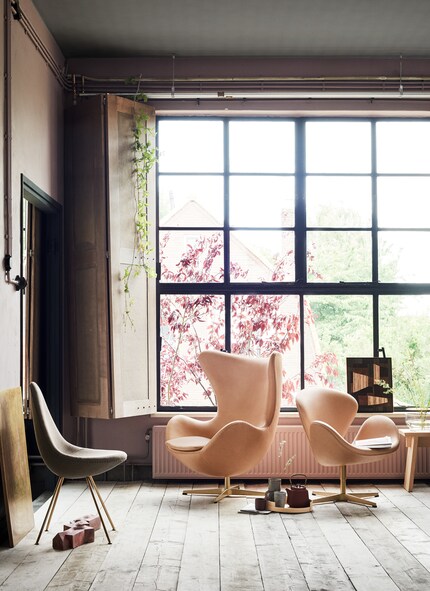 With Teo Jakob, we’ve added popular design classics to our product range. Photographer: Ditte Isager, Picture: Fritz Hansen