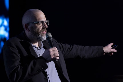 Andy W. Bohli è il CEO dell'azienda Imaculix con sede a Zurigo. Il LED del cinema nel padiglione 5 è un piccolo «suo bambino».