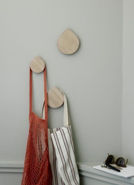 2 en 1: cette décoration murale est aussi une patère pratique. Image: Skagerak