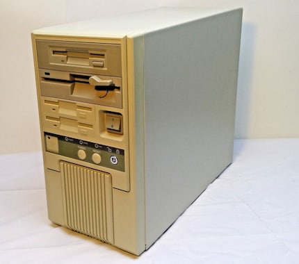 Intel 486-SX-25 Purple Ceramic, SM-486-66U Ver 5.2 Motherboard, 4 MB RAM, JVC JDE2850P30-2 42MB IDE HDD, 3 x 3.5 inch Floppy Drive, 5.25 inch Floppy Drive, Logitech Mouse Controller Card, Paradise 88 PVGA1A-JK 8-Bit Video Card, no OS, Turbo Button on front