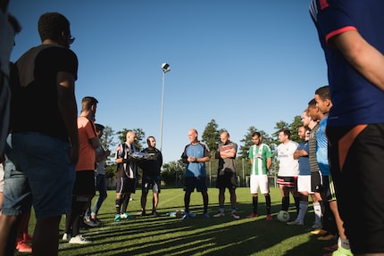Grosses Team, grosse Ziele: Die Mannschaft will in der neuen Saison oben mitspielen.