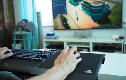 This is a decent way to play games.