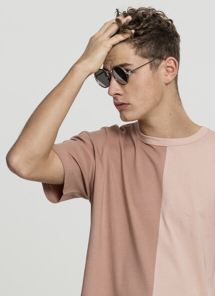 Mit einem hellen Rosa bleibst du der Farbskala treu. Bild: Urban Classics