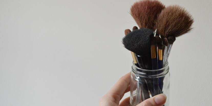 Mit diesen Hausmittelchen reinigst du deine Make-up-Pinsel