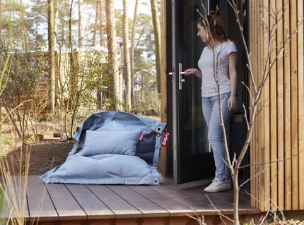 Belts and straps secure your backrest. Image: Fatboy