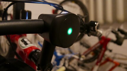 The SmartHalo looks great on the handlebars.