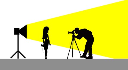 Die Lichtquelle scheint in die Kamera