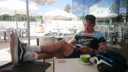 Füsse hochlegen muss auch mal sein! Pause für Christoph.