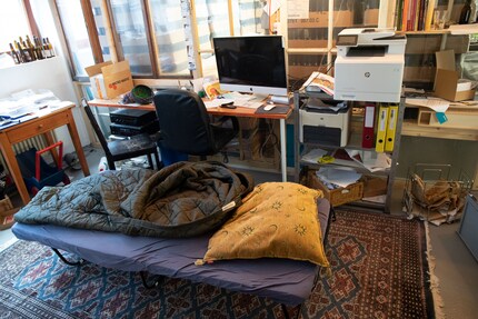 La chambre à coucher du bureau de la brasserie.