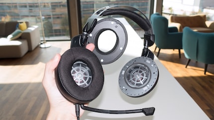 Die Over-Ear-Ohrpolster haften magnetisch und können somit problemlos ausgetauscht werden.