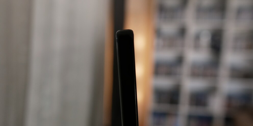 At just 1 cm, the panel is no thicker than my index finger