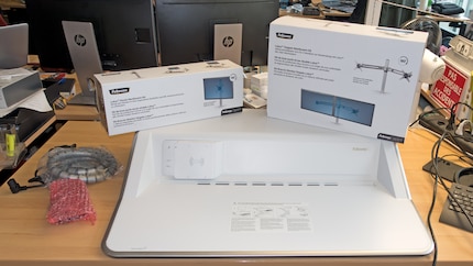 Dommage que les bras du moniteur ne soient pas inclus et doivent être achetés en plus.