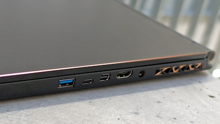 USB 3.1 type A, Thunderbolt 3, Mini DisplayPort, port HDMI et réseau