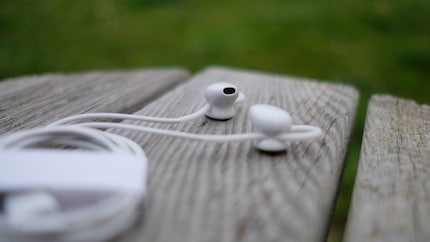 Wired headphones aren't practical enough for me, but these Earbuds look really great.