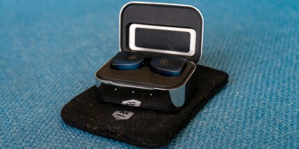 There is also a pouch for the charging box.