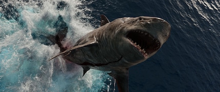 Im Film frisst The Meg sogar Helikopter
