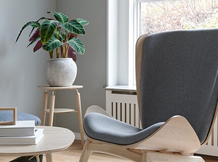 «My Spot» lässt nichts durchblicken und macht den Anschein, als sei er ein ganz normaler Beistelltisch. Bild: Umage
