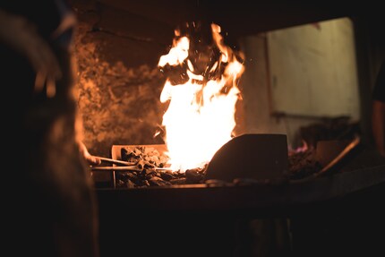 Der Stahl bleibt so lange im Feuer, bis er glüht.