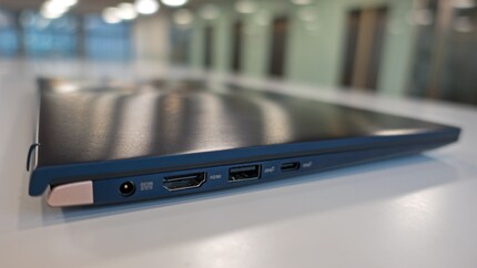 Prise d'alimentation, HDMI, USB 3.0 type-A, USB 3.1 Gen 2 Type-C