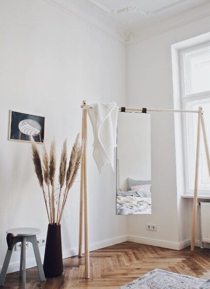 Cet objet remplit deux fonctions: portant et miroir. Photo: Karup Design