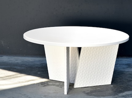La table d'appoint «Trace» pour Strasserthun. Image : ⓒ Strasserthun