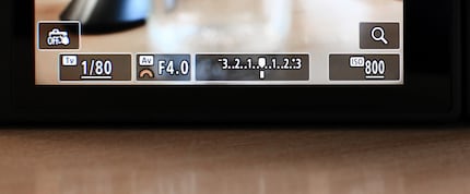 The Fv mode. The vertical lines under a value indicate that this value is determined automatically. Here, the time and ISO are set to Auto, so this corresponds to Av mode.