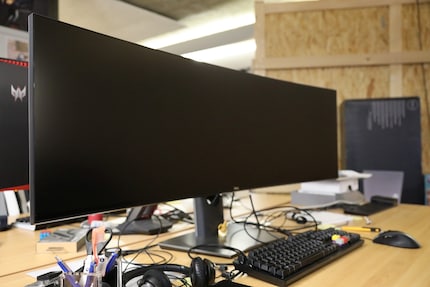 Not even this screen can handle 4K.
