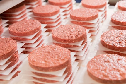 Difficile da distinguere: l’hamburger crudo