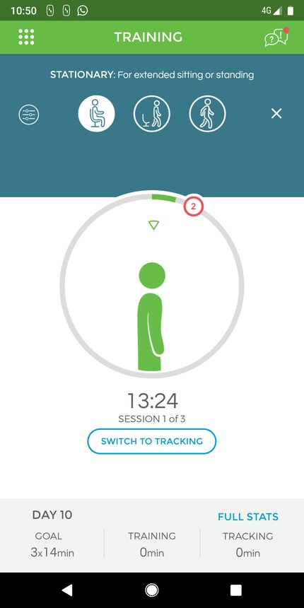 Voici à quoi ressemble l'entraînement dans l'appli: si le bonhomme se penche au-delà du cercle rouge, le Upright Go vous avertit. Selon vos activités, vous pouvez paramétrer en haut de l'écran à quel moment l'appareil est censé vibrer.
