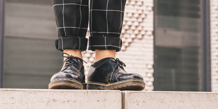 Scarpe scricchiolano hotsell