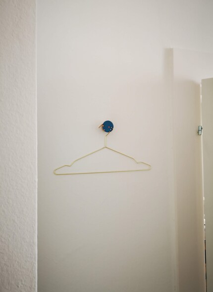  Alles, was auf dem Boden kein Fleckchen findet, kann an die Wand montiert werden.
