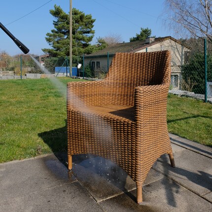 ...and your garden chair sparkling clean.