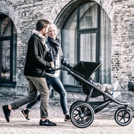 Jogger «Urban Glide Single 2018 (Black on Black)» von Thule. Bild: Thule