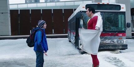 Freddy et Shazam se chamaillent comme un vieux couple.