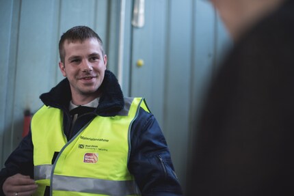 Matthias s'offre une petite pause et papote un peu.