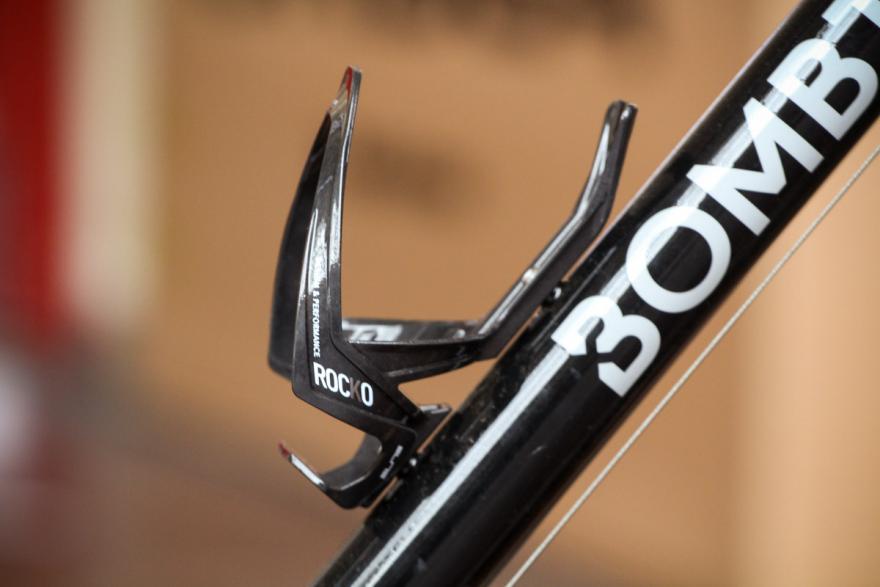 Elite Rocko Carbon bottle cage buy at Galaxus