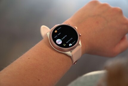 Smartwatches sollen mit dem Smartphone dereinst das Portemonnaie ersetzen