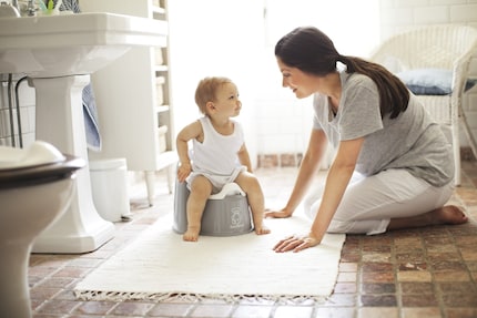 Cerca di capire i segnali del tuo bambino e accompagnalo al vasino.