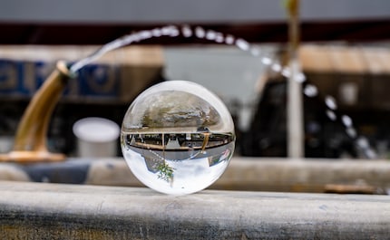 La sfera mostra la stessa cosa, ma in modo diverso