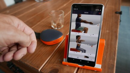 Fitte Vorbilder: Die Damen und Herren in der App haben vermutlich nicht nur mit dem Activ5 trainiert.