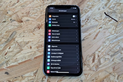 Dark Mode works in the settings and all Apple apps