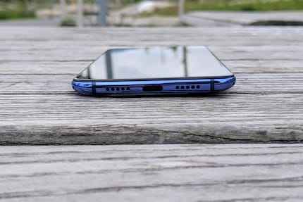 La batteria si ricarica tramite connessione USB-C.